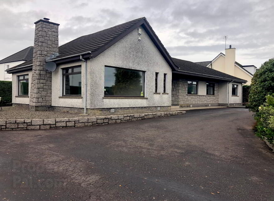 47 Crossgar Road, Saintfield, BT24 7JE photo