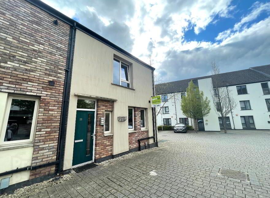 25 Badgers Lane, Woodbrook, Lisburn, BT28 2ZH photo