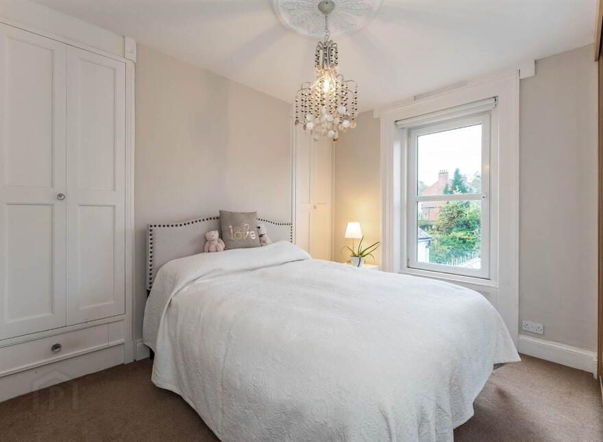 39 Victoria Road, Holywood, BT18 9BD