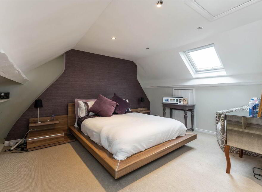 39 Victoria Road, Holywood, BT18 9BD