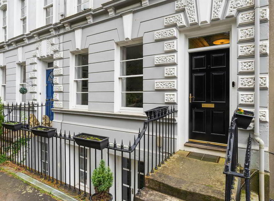 39 Victoria Road, Holywood, BT18 9BD