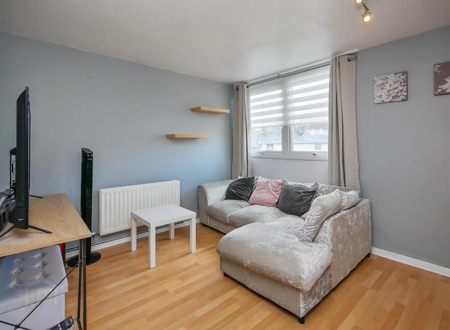 140b Belvoir Drive, Belvoir Park, Belfast, BT8 7DT