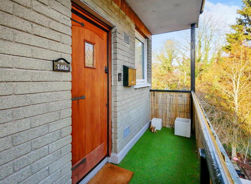 140b Belvoir Drive, Belvoir Park, Belfast, BT8 7DT