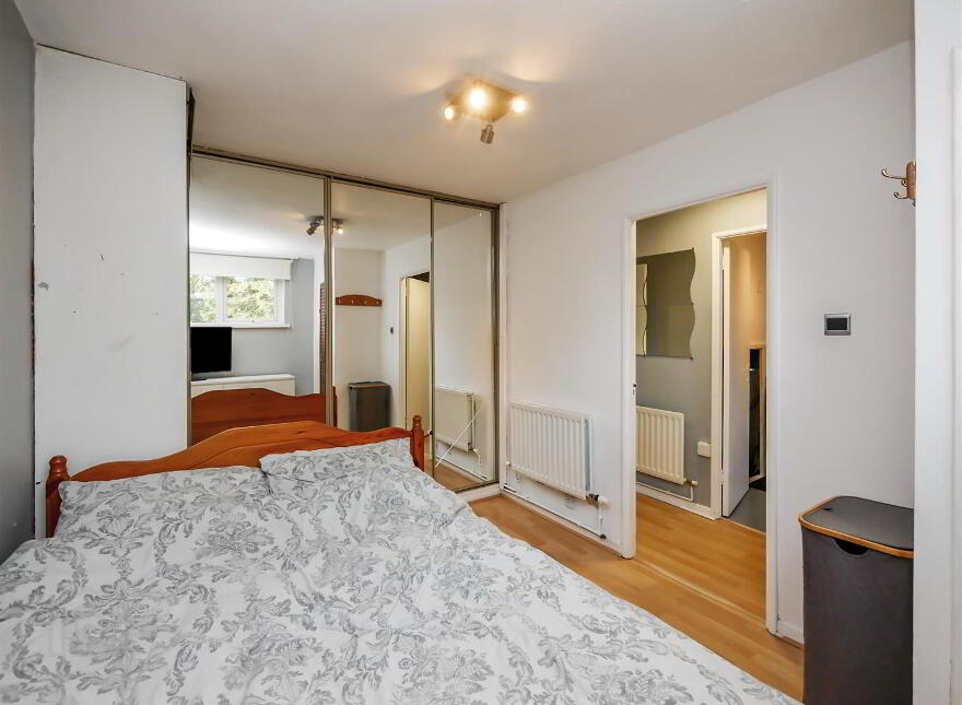 140b Belvoir Drive, Belvoir Park, Belfast, BT8 7DT