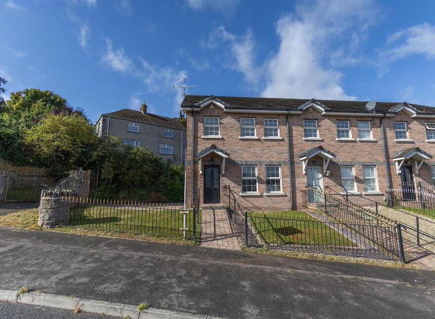 7 Carraig Mhuire, Newry, BT34 2GD photo