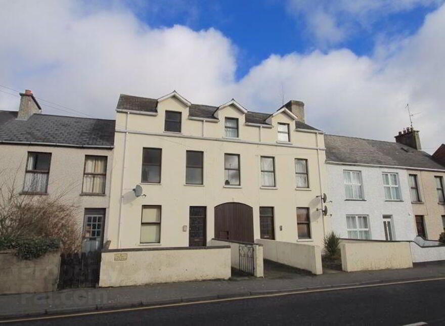 Flat 3, 12 Kenlis Street, Banbridge, BT32 3LR photo