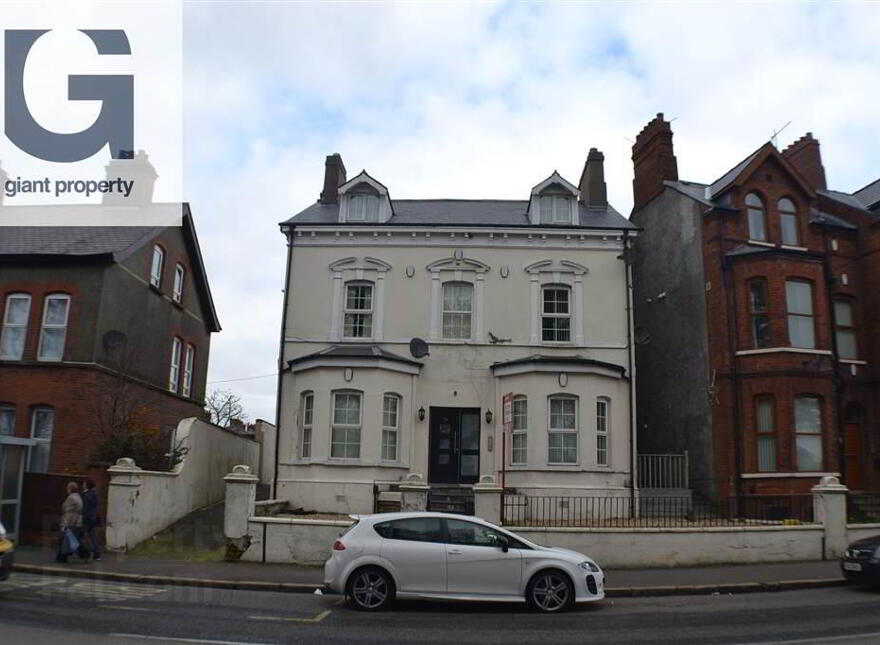 Flat 3, 49 Ballygomartin Road, Belfast, BT13 3LA photo