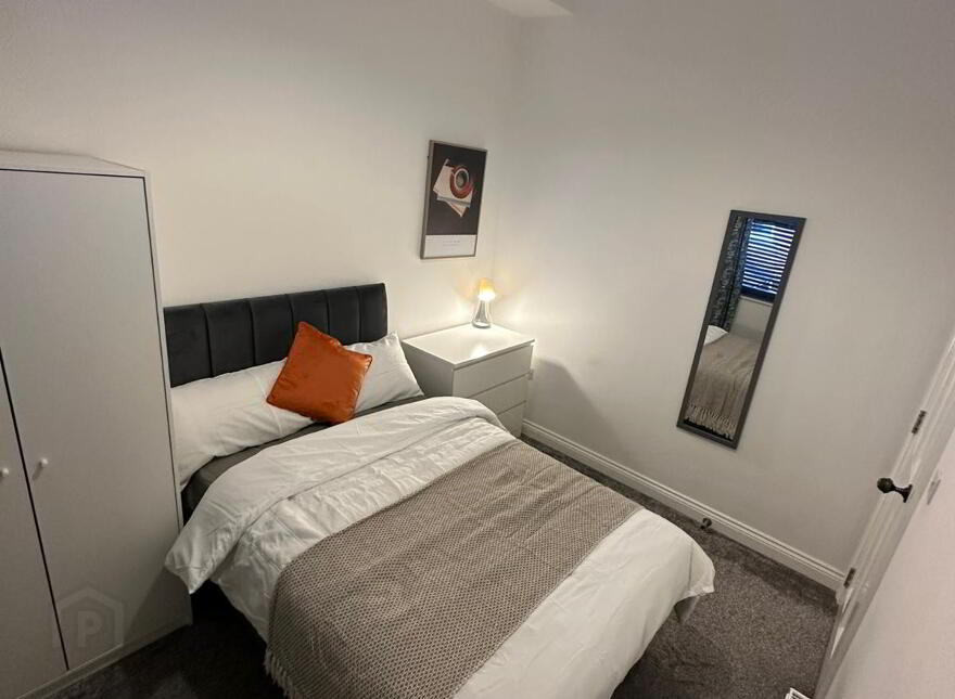 Deramore Avenue, Belfast, BT7 3ES
