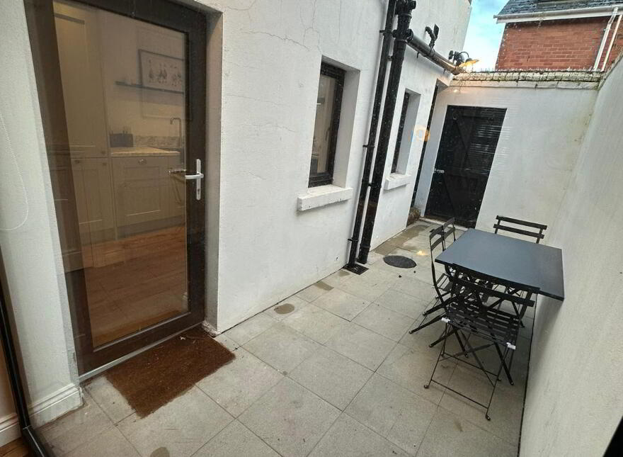 Deramore Avenue, Belfast, BT7 3ES