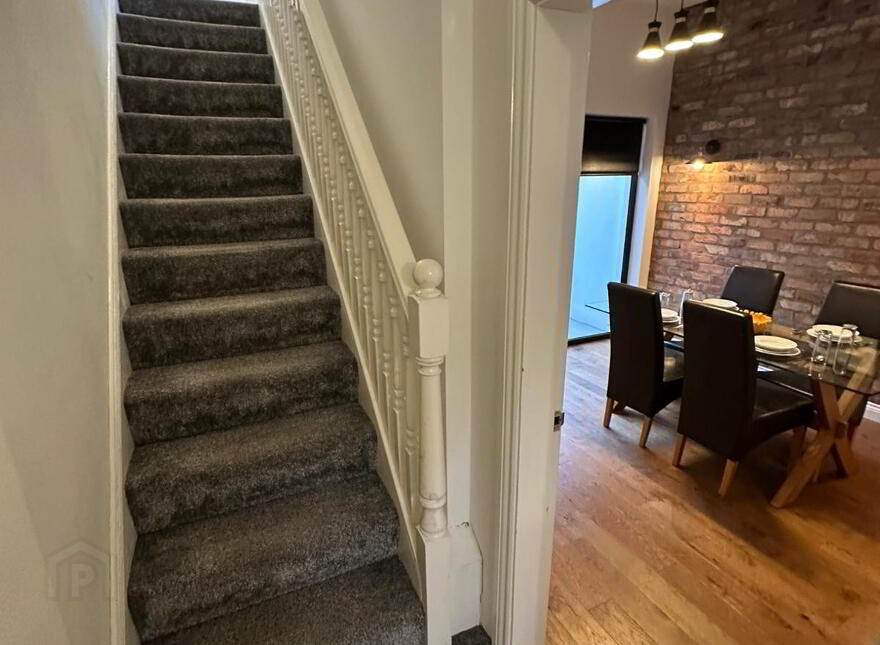 Deramore Avenue, Belfast, BT7 3ES