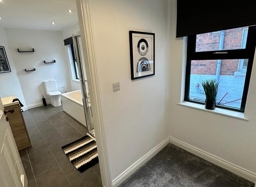 Deramore Avenue, Belfast, BT7 3ES