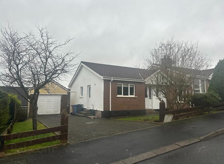 17 Meadowvale, Dungannon, BT70 1QJ photo