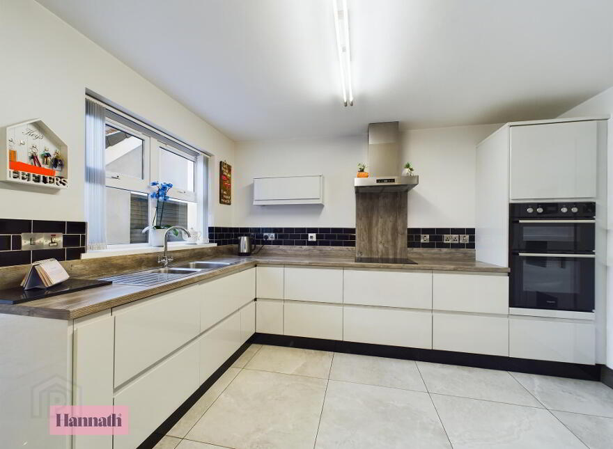81 Castle Rise, Tandragee, Craigavon, BT62 2NE
