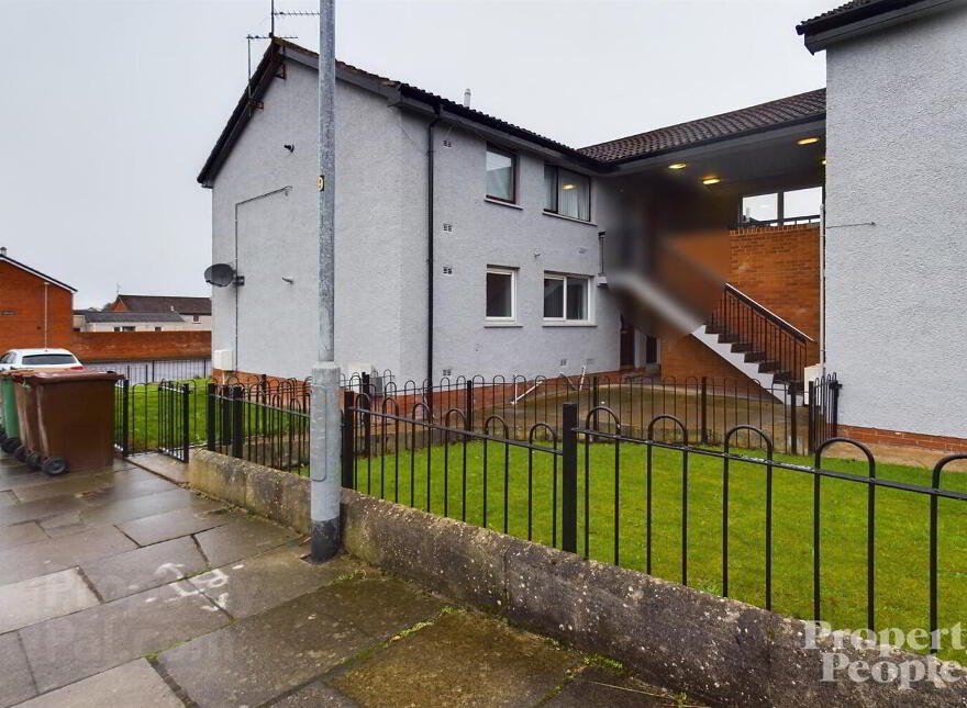 10d Iniscarn Park, Causeway Road, Lisburn, BT28 2BL photo