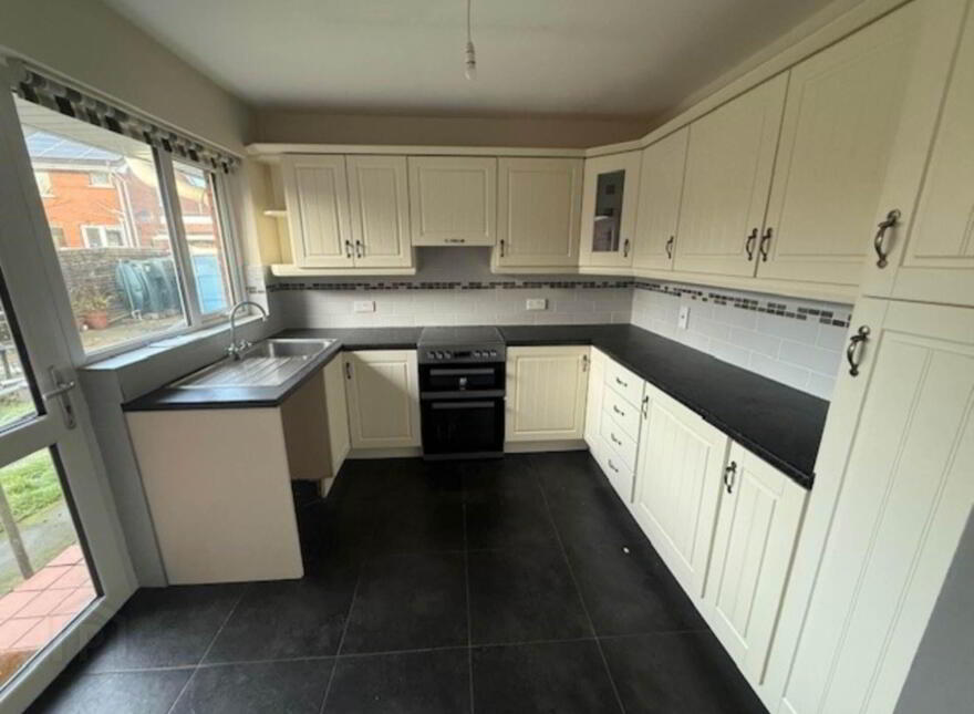18 Trailcock Road, Carrickfergus, BT38 7NU