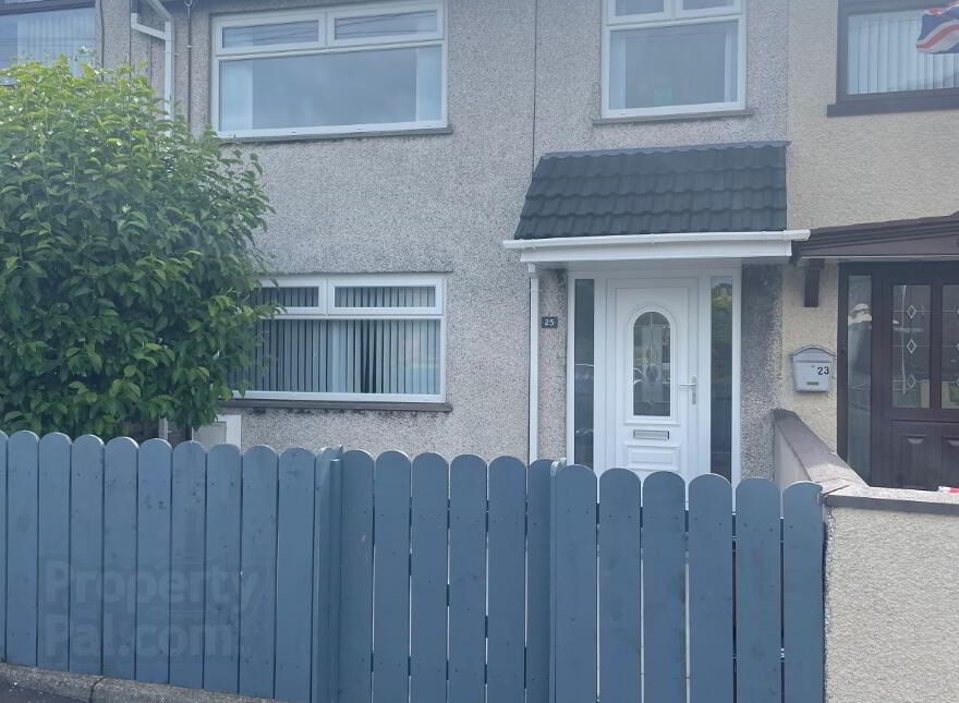 25 Woodburn Avenue, Carrickfergus, BT38 8DX photo