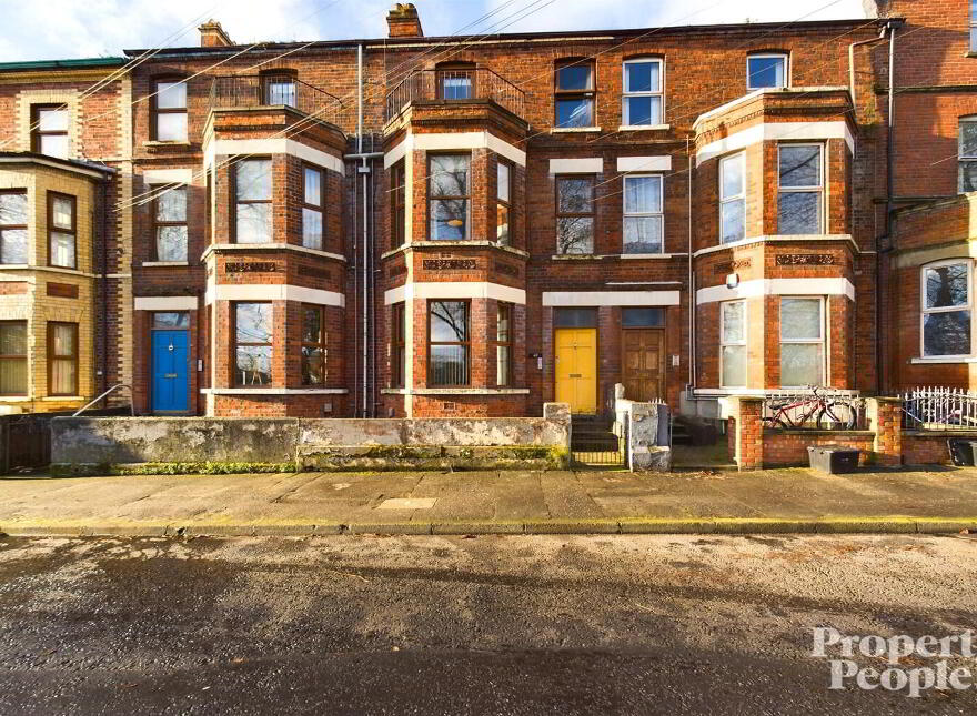 APT 2, 42 Castleton Gardens, Belfast, BT15 3BY photo