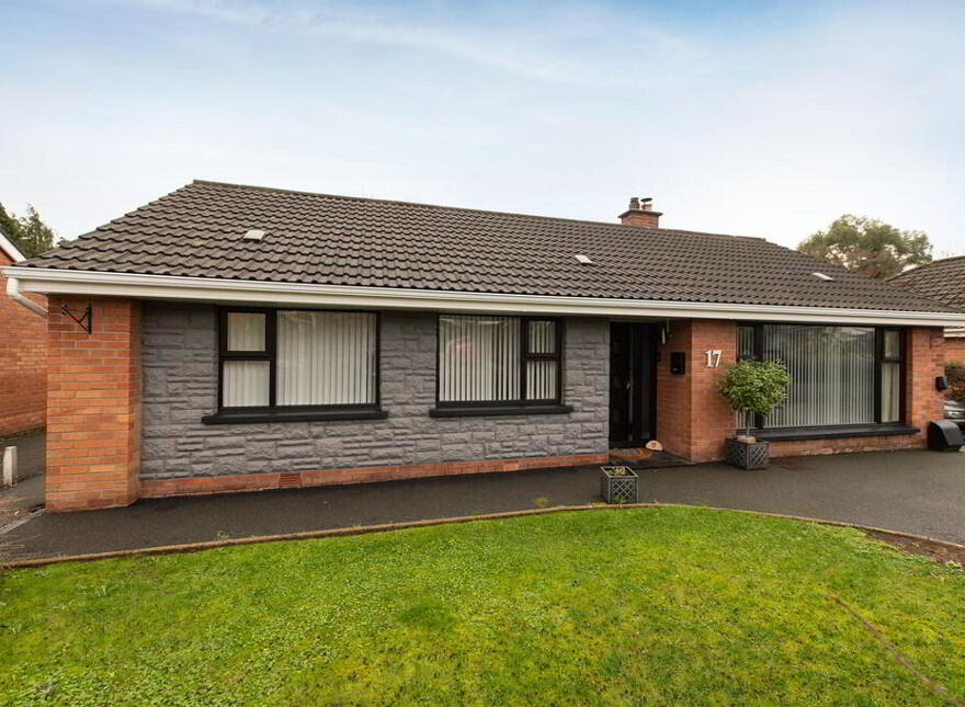 17 Mount Pleasant Avenue, Jordanstown, Newtownabbey, BT37 0NE photo