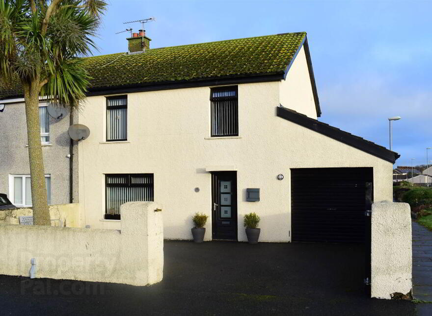 12 Church Road, Carrowdore, BT22 2HA photo