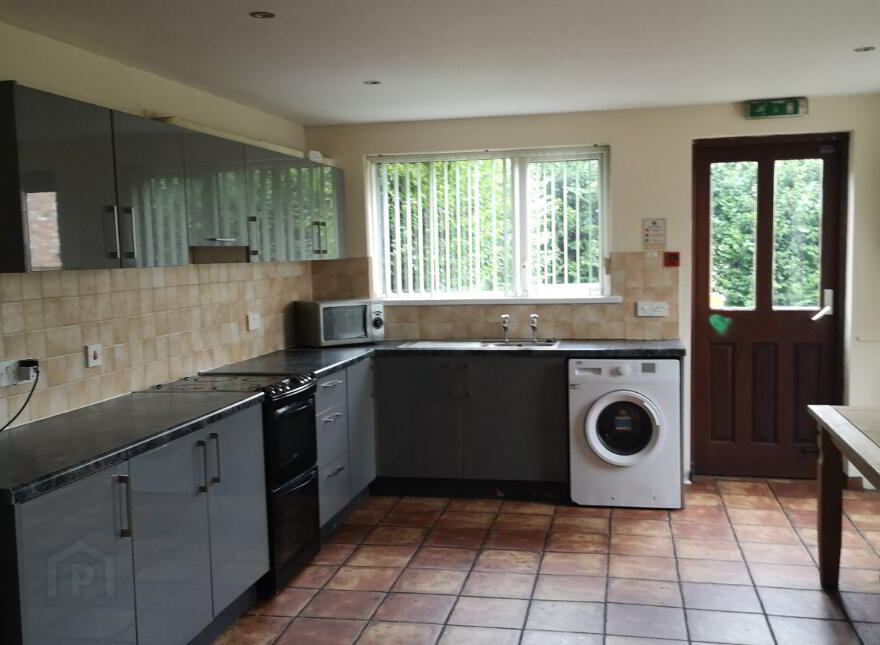 34 Sandhurst Drive, Belfast, Belfast, BT9 5AY