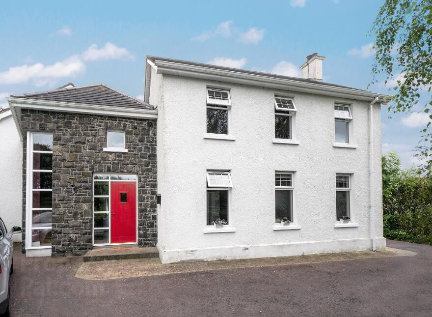 215 Belfast Road, Antrim, BT41 2EY photo