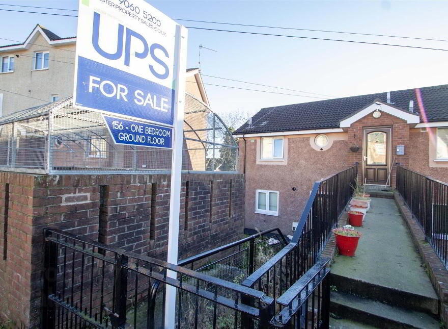 Apt, 156 Lenadoon Avenue, Belfast, BT11 9HF photo