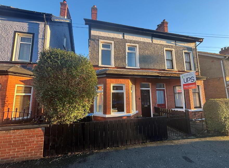 135 Henderson Avenue, Belfast, BT15 5FP photo