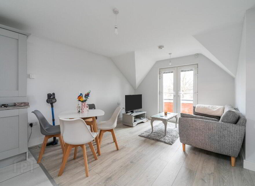 Apartment 6 Locksley Mews 114 Upper Lisburn Road, Finaghy, Belfast, BT10 0BD