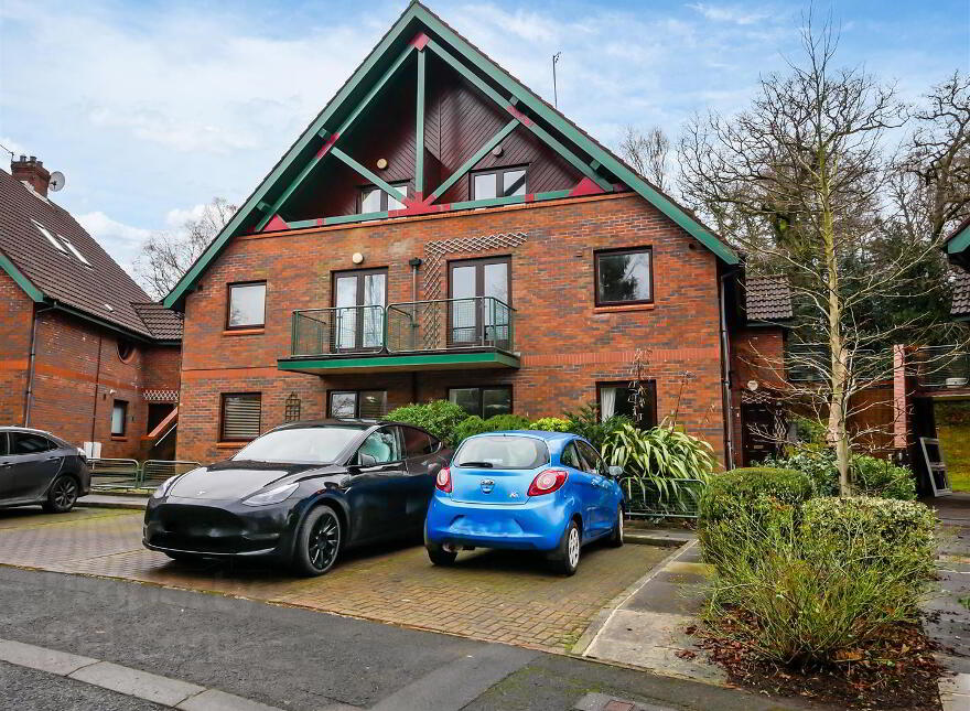 Apartment, 8 Laurel Wood, Galwally Avenue, Belfast, BT8 7RA photo