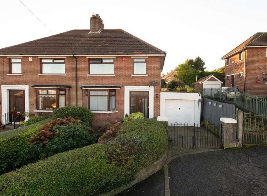 34 Slievedarragh Park, Belfast, BT14 8JA photo