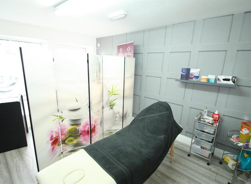 Unit 1, 2 Lisburn Street, Ballynahinch, BT24 8BD