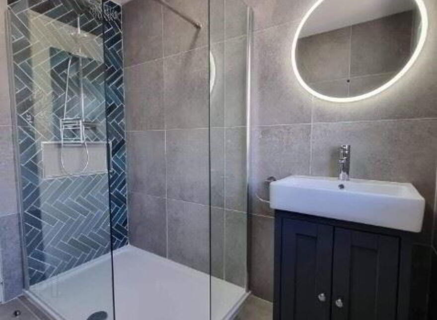 10 Saint Barrahane's Avenue, Castletownsend, West Cork, P81AX58