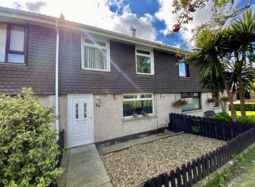 24 Edenvale Gardens, Lisburn, BT28 2UT photo