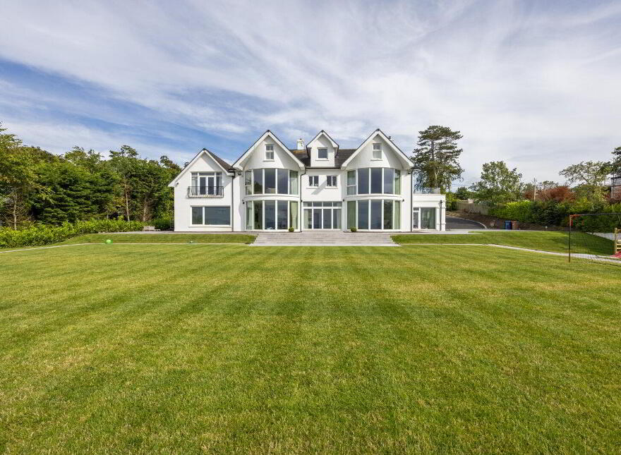 38 Ballymenoch Road, Holywood, BT18 0HN