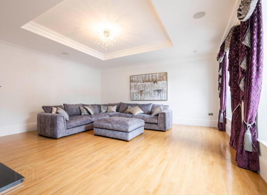 38 Ballymenoch Road, Holywood, BT18 0HN