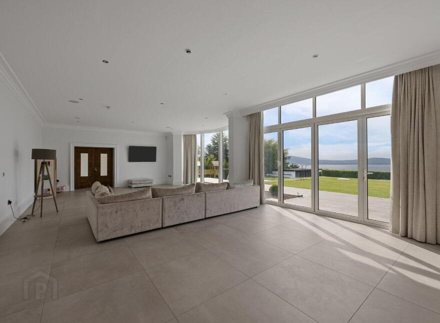 38 Ballymenoch Road, Holywood, BT18 0HN