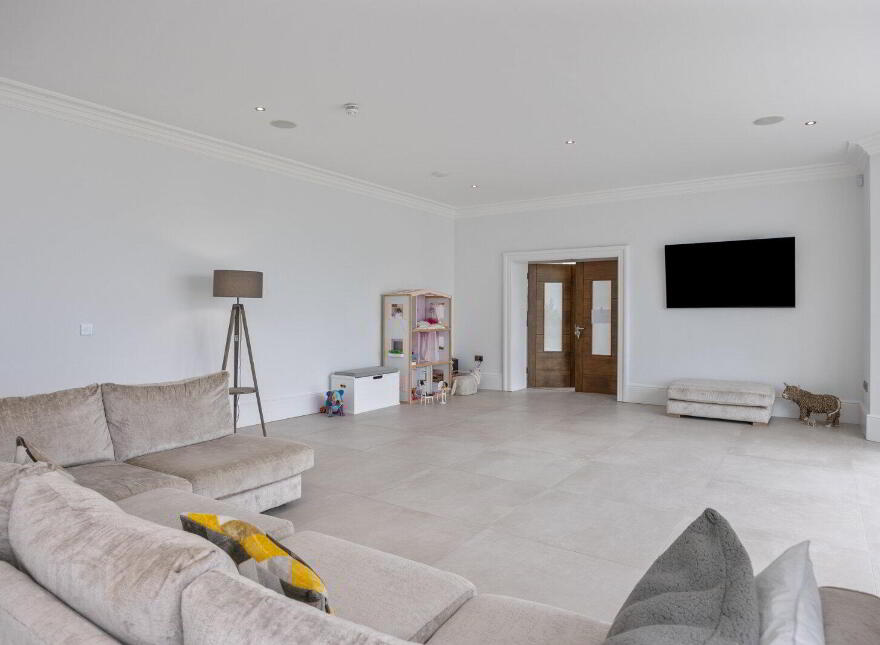 38 Ballymenoch Road, Holywood, BT18 0HN