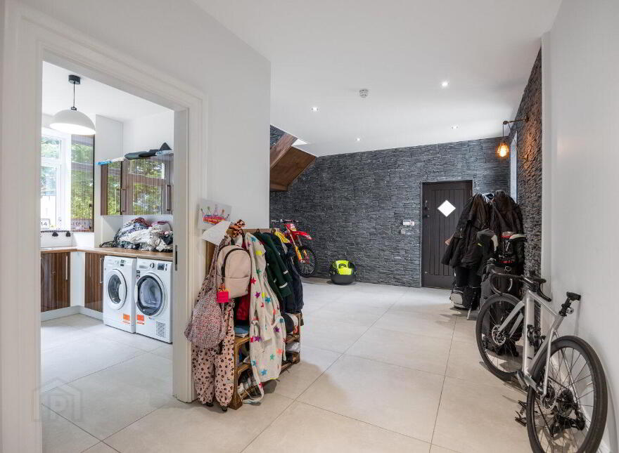 38 Ballymenoch Road, Holywood, BT18 0HN