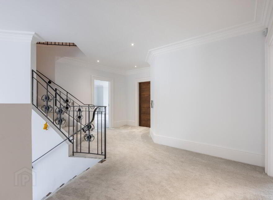 38 Ballymenoch Road, Holywood, BT18 0HN
