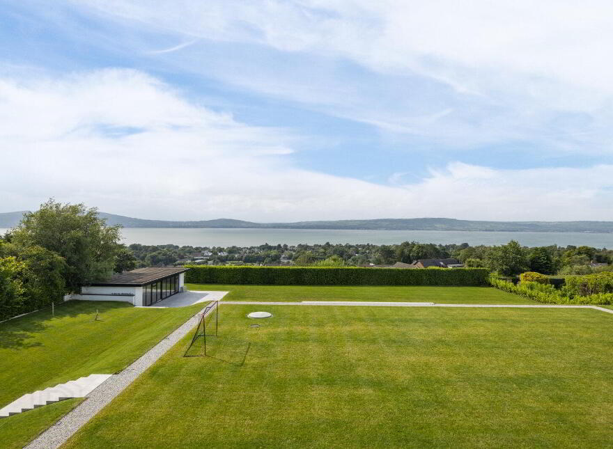 38 Ballymenoch Road, Holywood, BT18 0HN