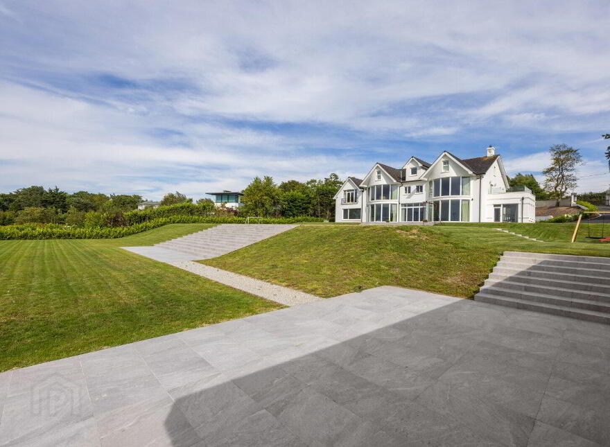 38 Ballymenoch Road, Holywood, BT18 0HN