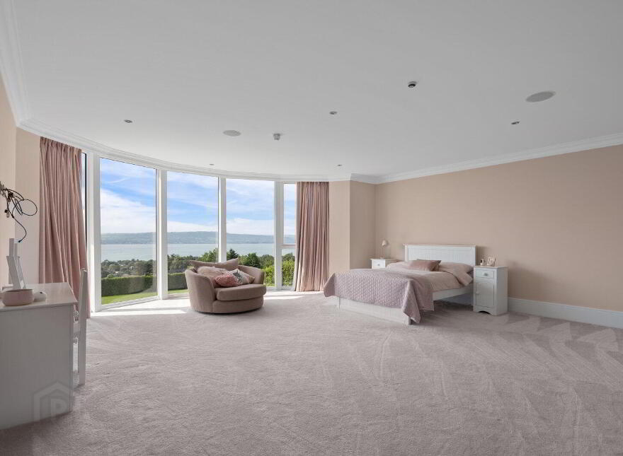 38 Ballymenoch Road, Holywood, BT18 0HN