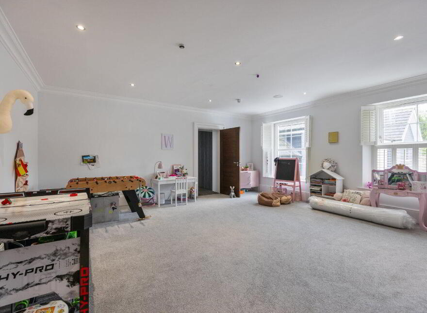 38 Ballymenoch Road, Holywood, BT18 0HN