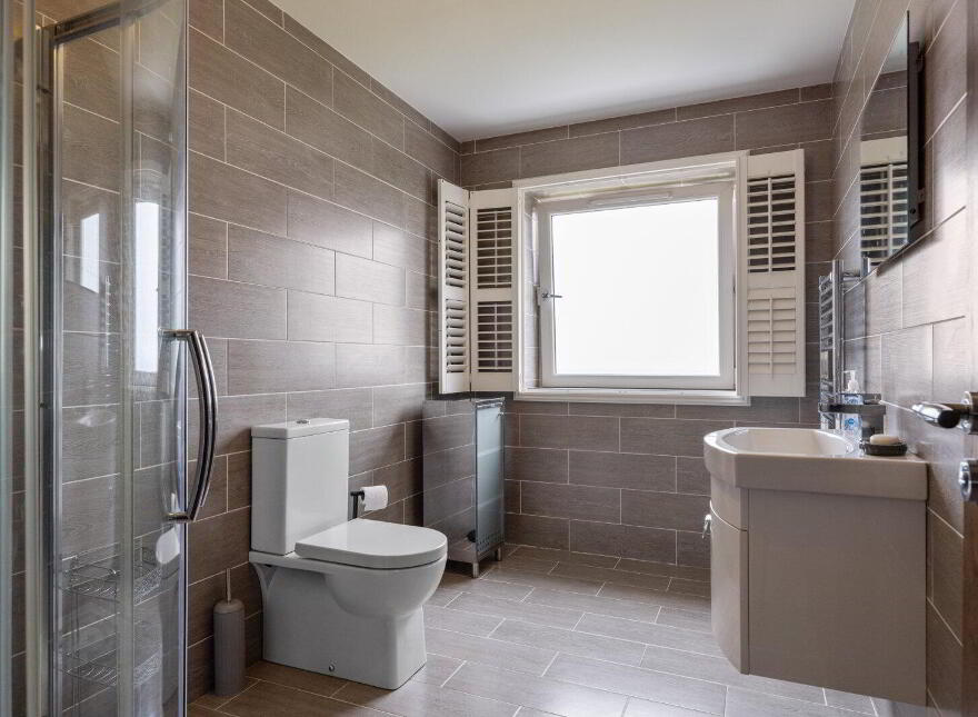 38 Ballymenoch Road, Holywood, BT18 0HN