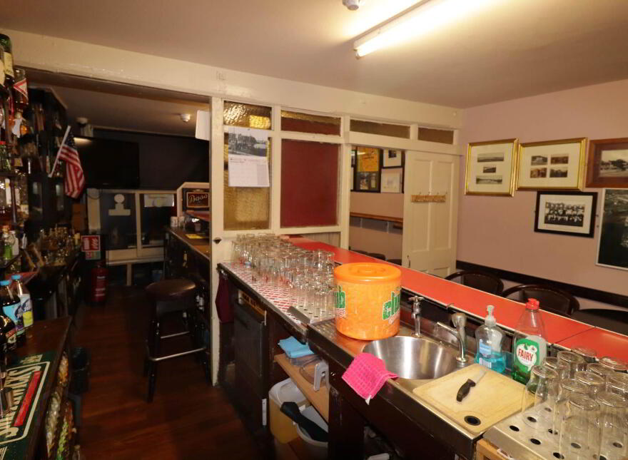 Mulreanys Bar, Main Street, Donegal Town, F94F785
