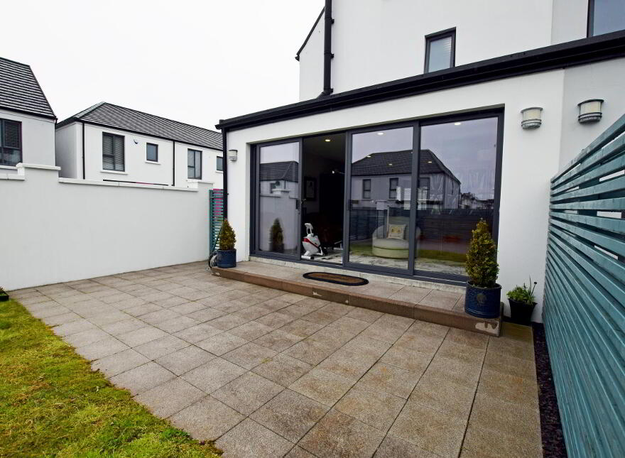 4 Hatheran Square, Portstewart, BT55 7UL