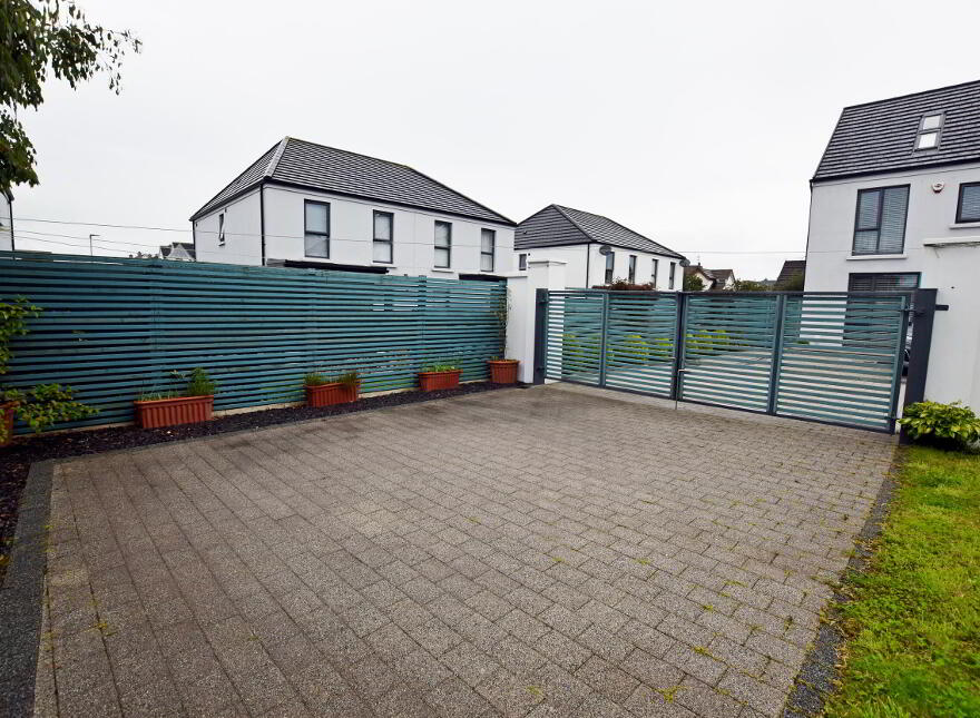 4 Hatheran Square, Portstewart, BT55 7UL