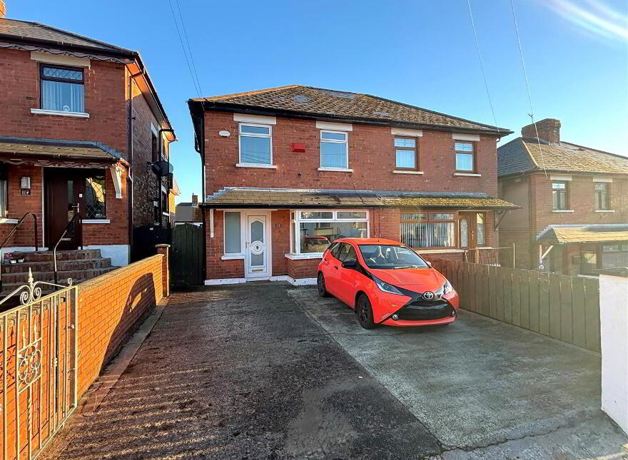 15 Carrs Glen Park, Belfast, BT14 8HE photo