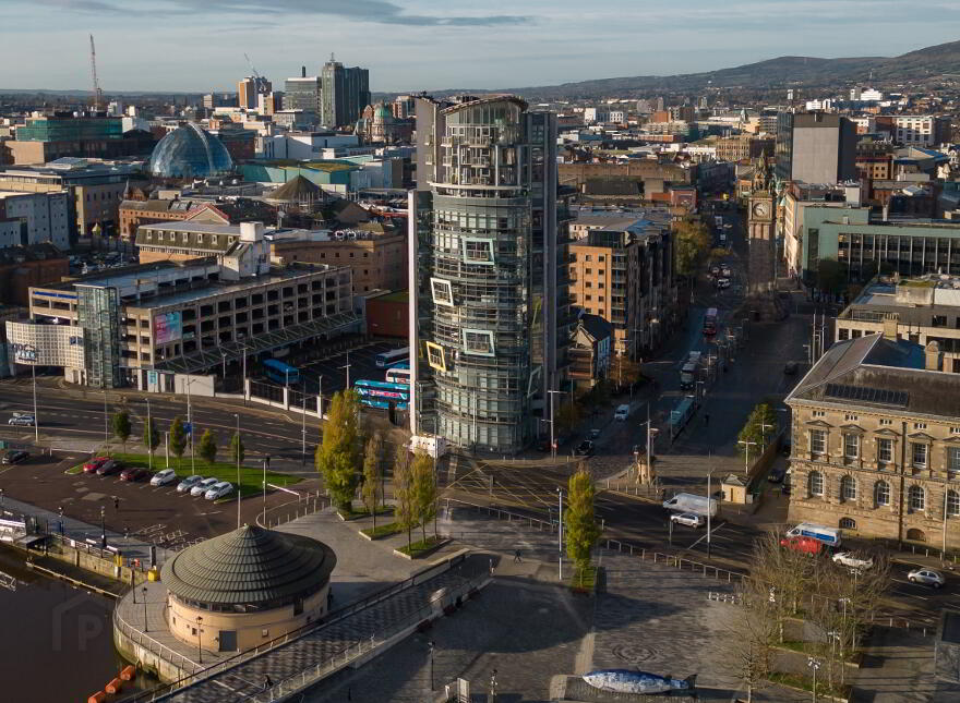 The Boat, Queens Square, Belfast, BT1 3FG