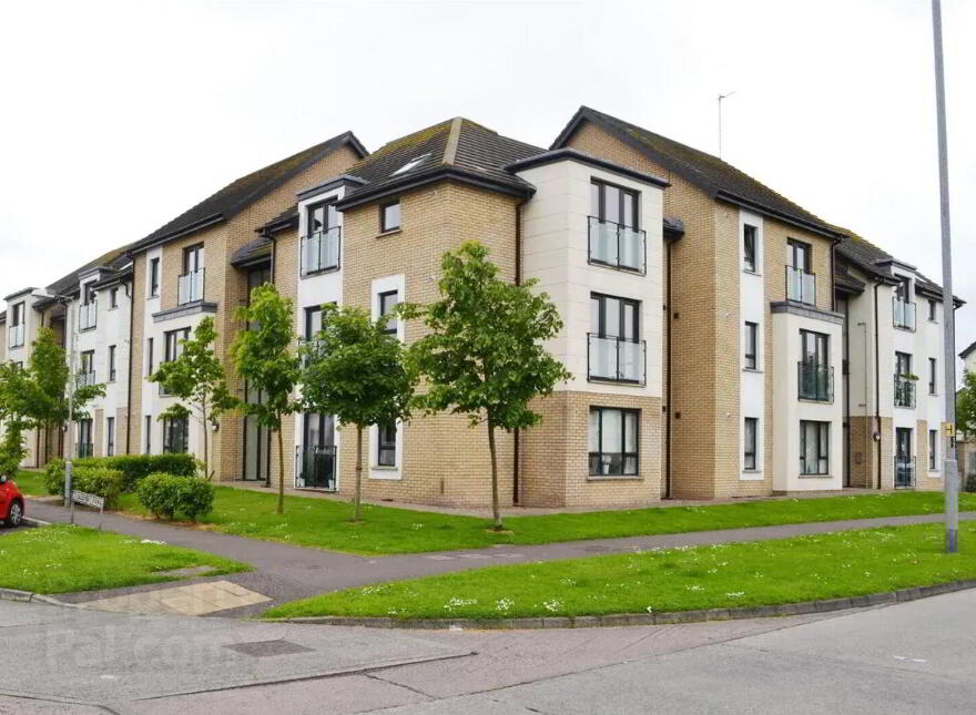 2 Skye Buildings, Drumadoon Square, Dundonald, Belfast, BT16 2QN photo